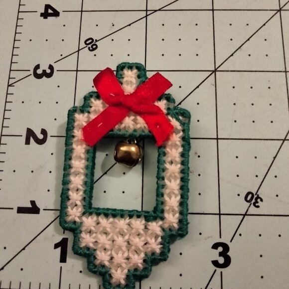 Red White Gingham Mitten Ornament Handcrafted Lamppost Pin Gift Card Holder - Picture 5 of 9